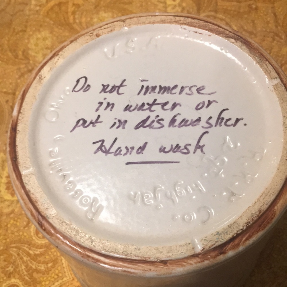 Stoneware crock- hand painted-2 quart size - Picture 6 of 7